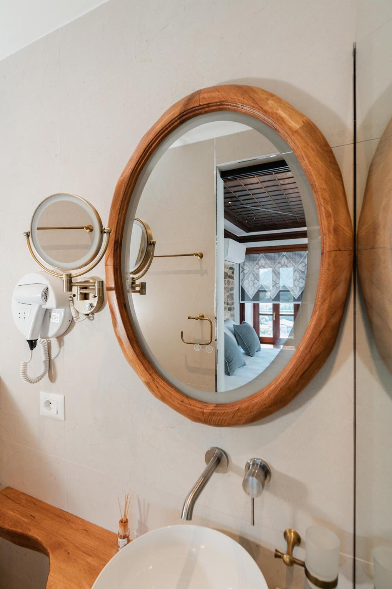 Dam Stone Boutique Hotel Гирокастра Экстерьер фото