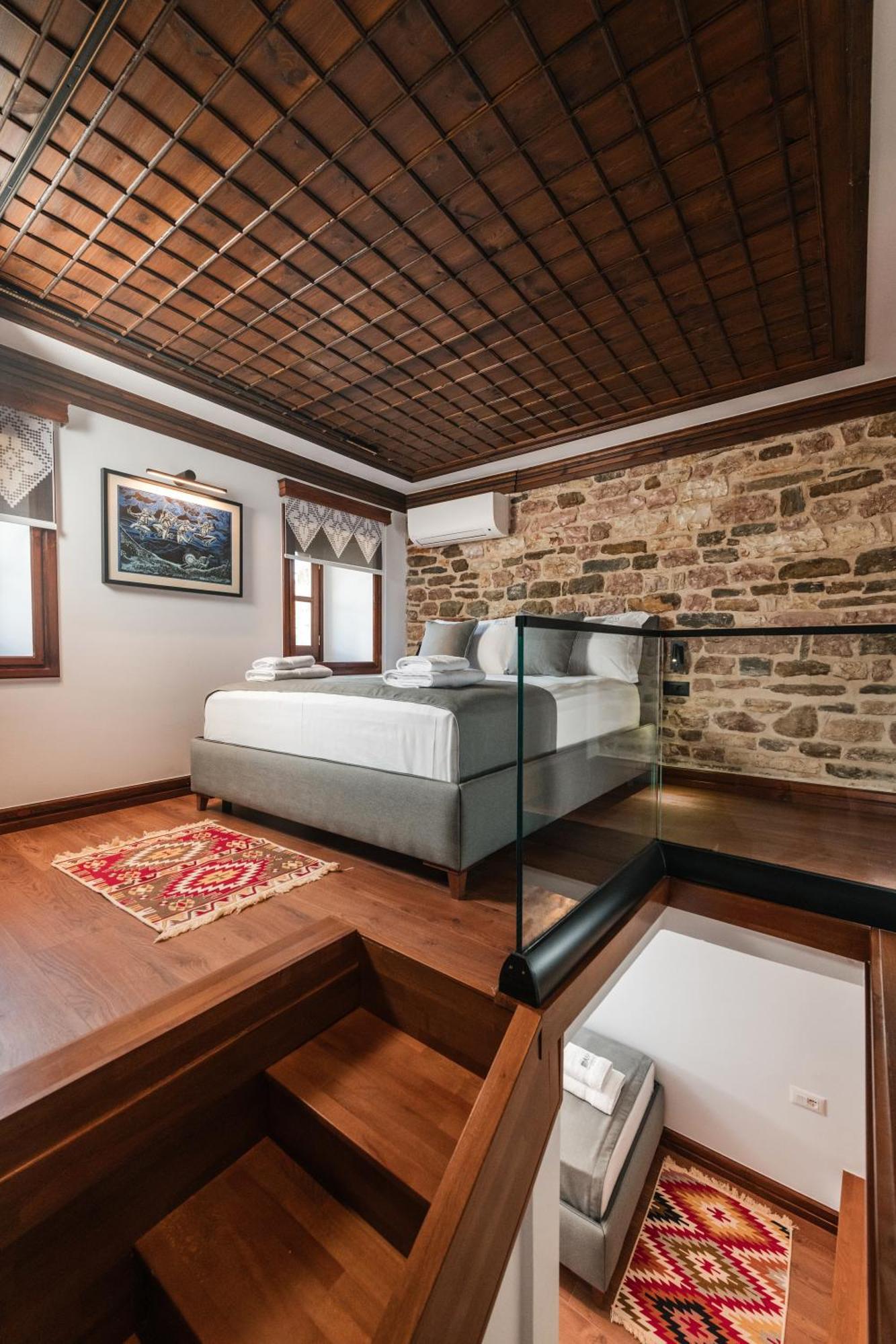 Dam Stone Boutique Hotel Гирокастра Экстерьер фото