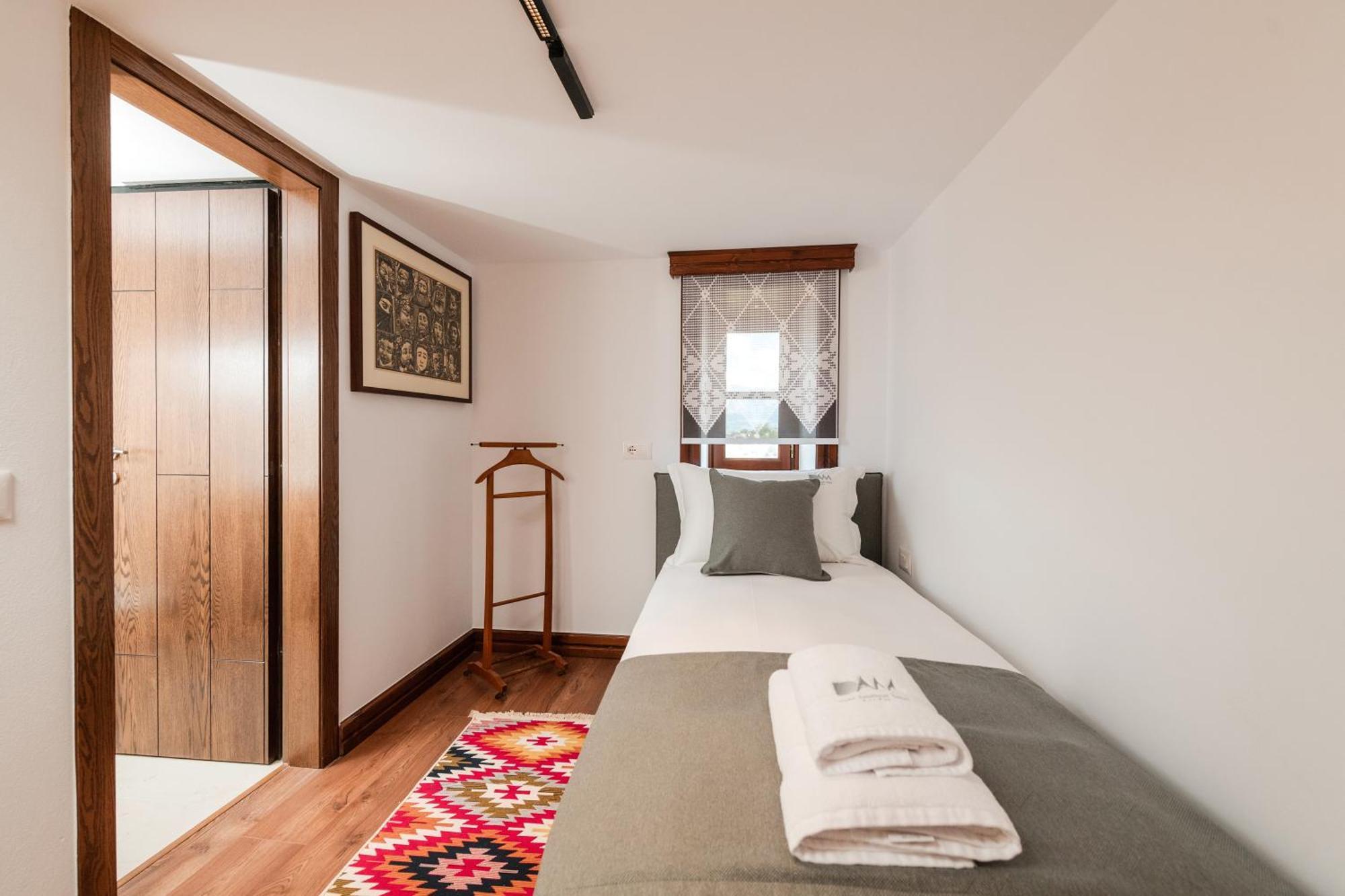 Dam Stone Boutique Hotel Гирокастра Экстерьер фото