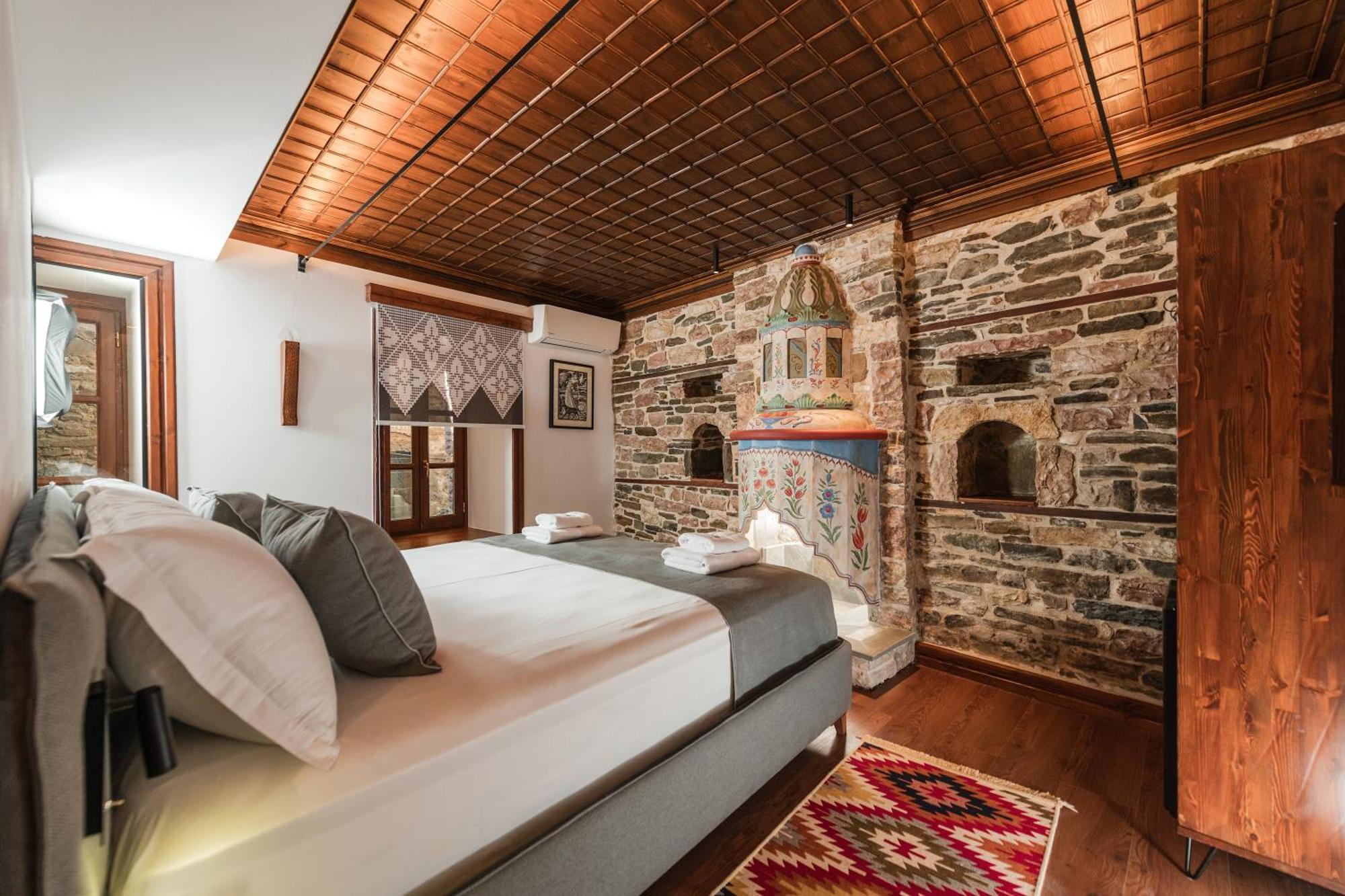 Dam Stone Boutique Hotel Гирокастра Экстерьер фото